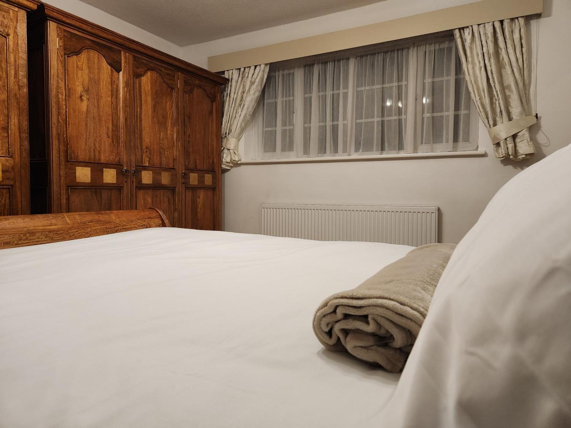 Elmdon House With 4 Spacious Bedrooms To Choose Birmingham Ngoại thất bức ảnh